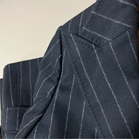 DOLCE & Gabbana Virgin Wool Pinstripe Blazer in Navy Blue w/Leopard Print Lining - Picture 5 of 15